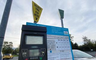 Powys County Council has announced that pay and display car parks will be free on three Saturdays in the run-up to Christmas.