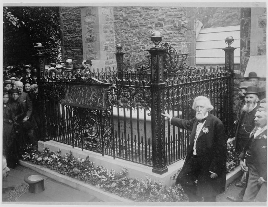 Robert Owens grave at the old parish church, Newtown. Picture by Percy Benzie Abery.