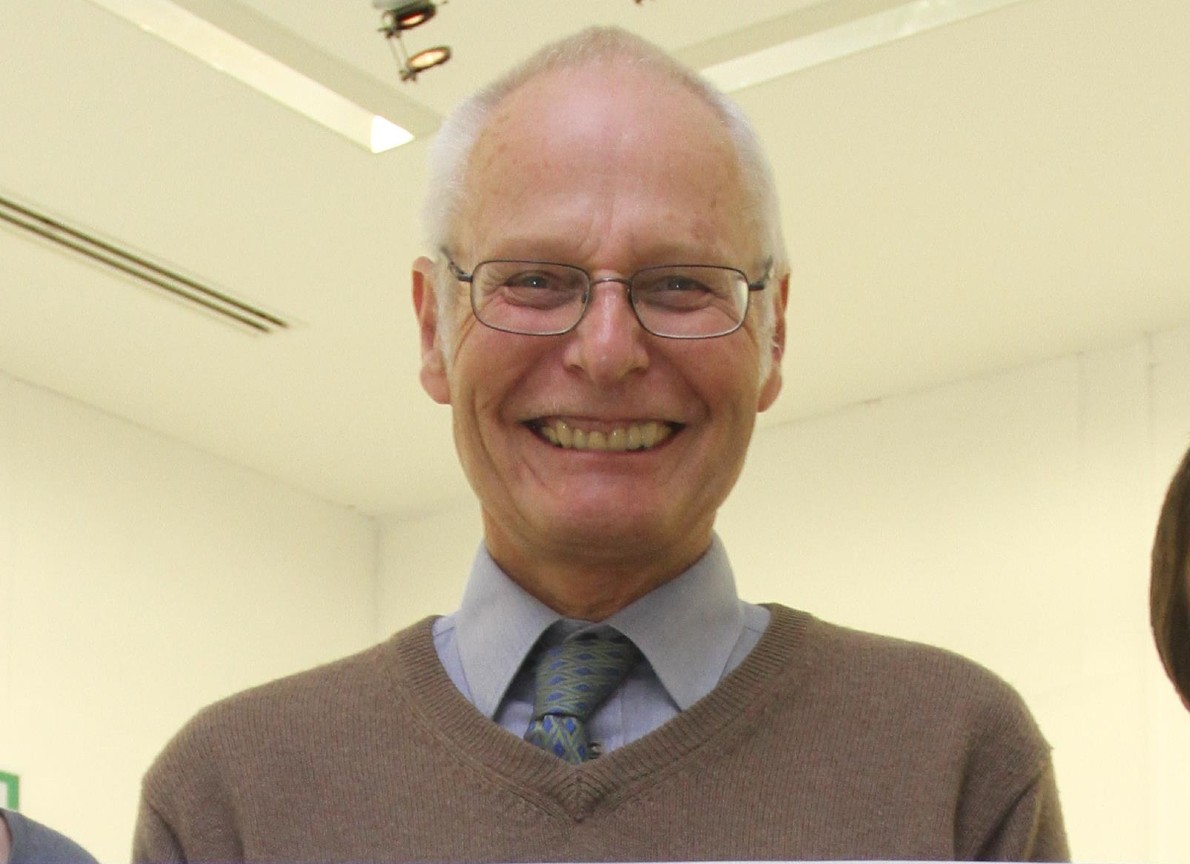 Powys: Tributes paid to "irreplaceable" Newtown ticket office owner - Vimarsana News