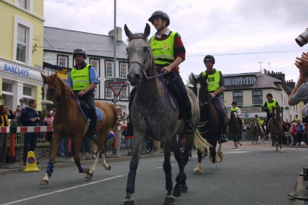 County Times: Man versus Horse, Llanwrtyd Wells...Start of the race, horses..