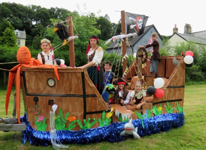 Rain can't ruin Powys village’s first carnival in decades 