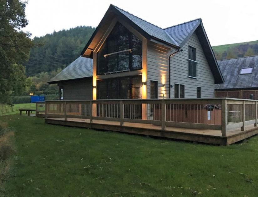 Powys lodges that appeared on 'Four in a Bed' are put up for sale 